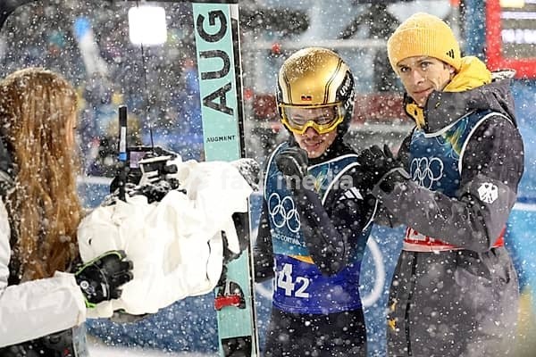 Loading...