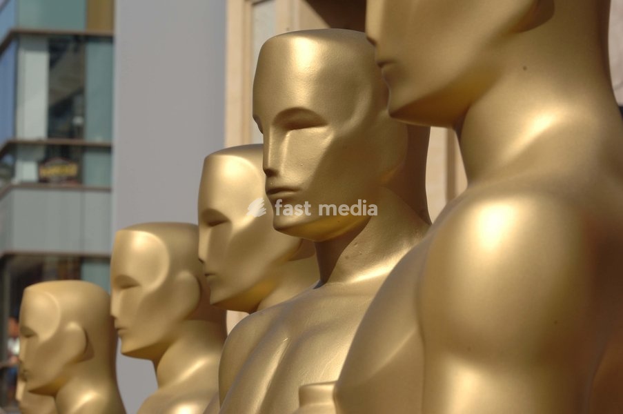 Loading...