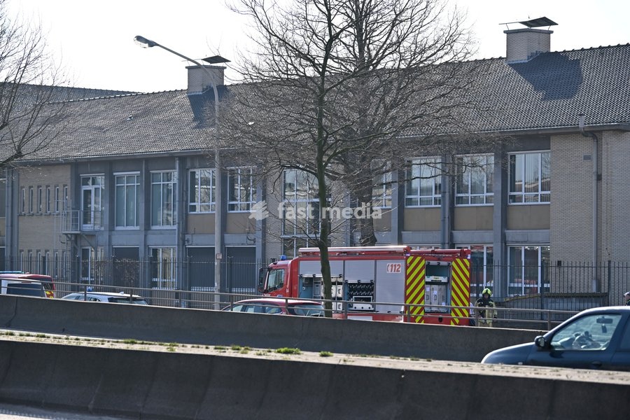 Loading...