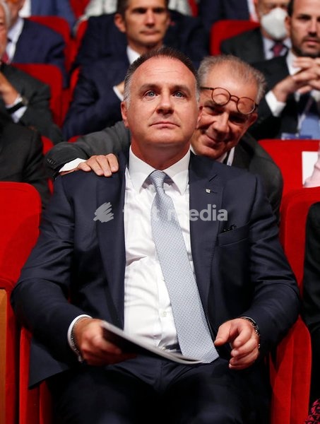 Loading...